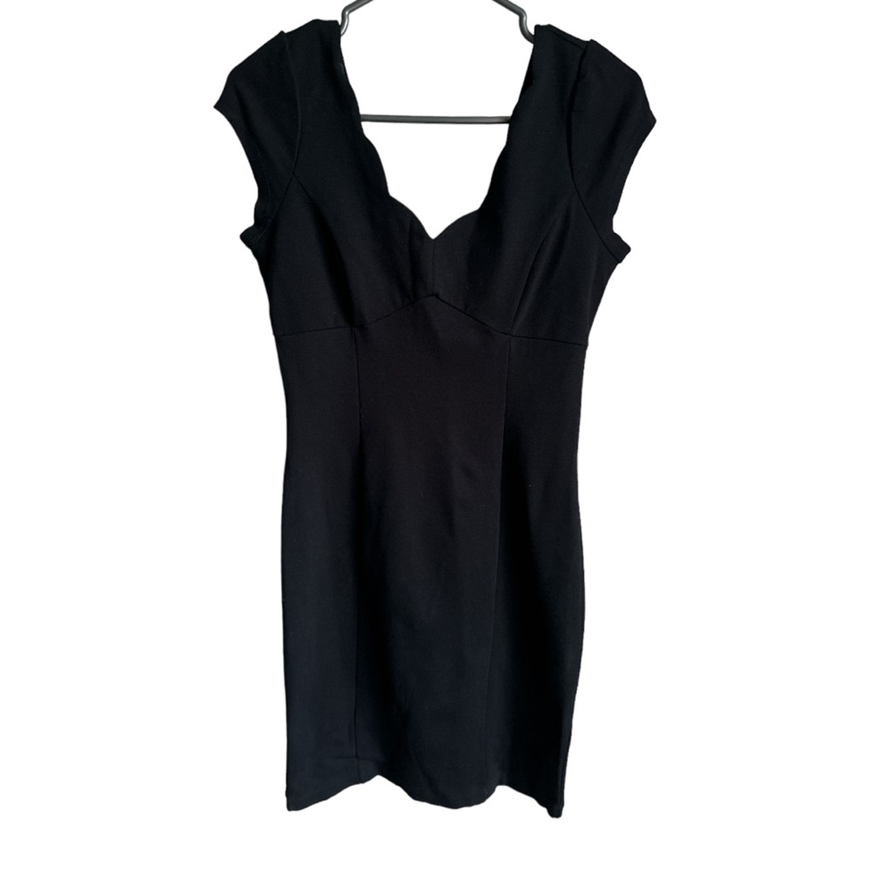 MONTEAU Women’s Scalloped Black V-Neck Midi Dress Sz M